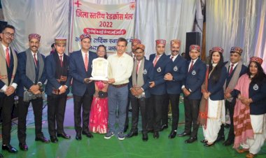 जिला स्तरीय रेडक्रॉस मेले के समापन पर पुलिस बैंड हॉरमनी ऑफ पाइनस ने बांधा समां