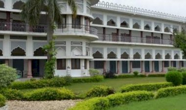 मदरसा क़ादरिया मिस्सरवाला के   हाजीपुर रेलवे स्टेशन पर चाइल्ड हेल्प लाइन ने उतार लिए आठ छात्र