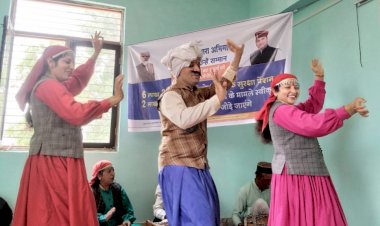 नाटक व गीत संगीत से कलाकारों ने लोगों को सरकारी योजनाओं का लाभ लेने के लिए किया प्रेरित
