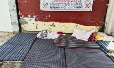 एक ऐसा अनशन जहां शाम ढलते ही अनशन स्थल से गायब जाते हैं युवा कांग्रेस के प्रर्दशनकारी