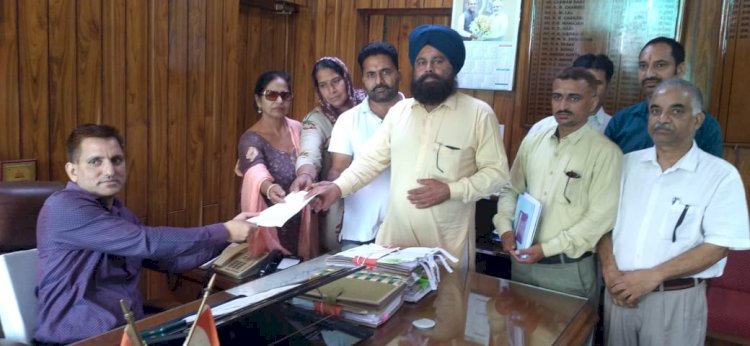 हरियाणा ने बिना पूर्व सुचना के अचानक ही हिमाचल में भुसा लाने पर जबरन रोक के मामले