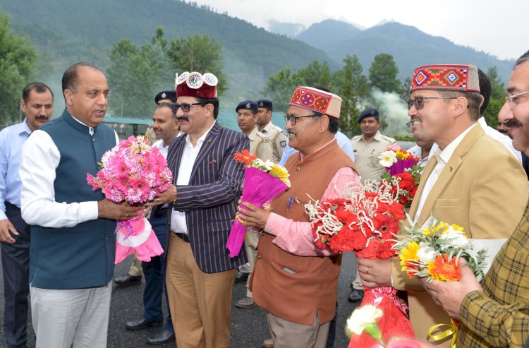 मुख्यमंत्री ने कुल्लू जिला के पतलीकुहल में 15.19 करोड़ रुपये की छः विकासात्मक परियोजनाओं के शिलान्यास किए