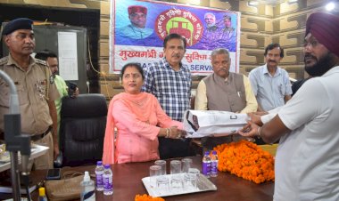 ऊर्जामंत्री ने कुंजा मन्त्रालियो में 106 परिवारों वितरित किए निःशुलक गैस कनेशन