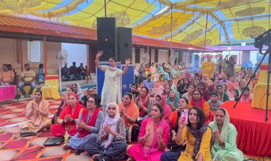 शिव महापुराण - श्रद्धालू भक्ति रस में डूबे