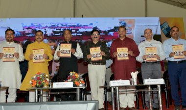 मुख्यमंत्री ने प्रदेश के 20 हजार मेधावी विद्यार्थियों को 83 करोड़ रुपये के निःशुल्क लैपटॉप प्रदान करने के कार्यक्रम का शुभारम्भ किया