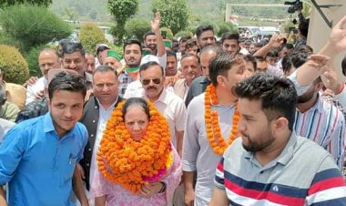 पीएम के सामने मुख्यमंत्री  ने प्रदेश की जनता को गुमराह किया