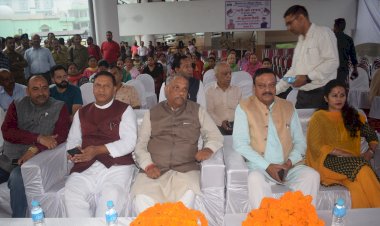 नाहन बस स्टैंड में ऊर्जा मंत्री की अध्यक्षता में आयोजित हुआ नारी को नमन कार्यक्रम