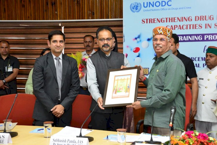 राज्यपाल ने नशा निरोधक कानून प्रवर्तन विभागों के अधिकारियों के लिए आयोजित क्षमता वृद्धि प्रशिक्षण कार्यक्रम के उद्घाटन सत्र को सम्बोधित किया