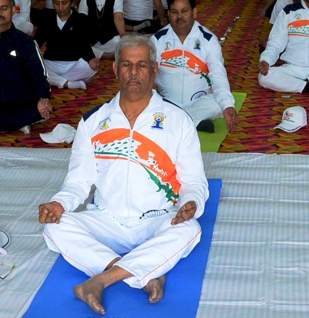 राजभवन शिमला में अंतर्राष्ट्रीय योग दिवस आयोजित