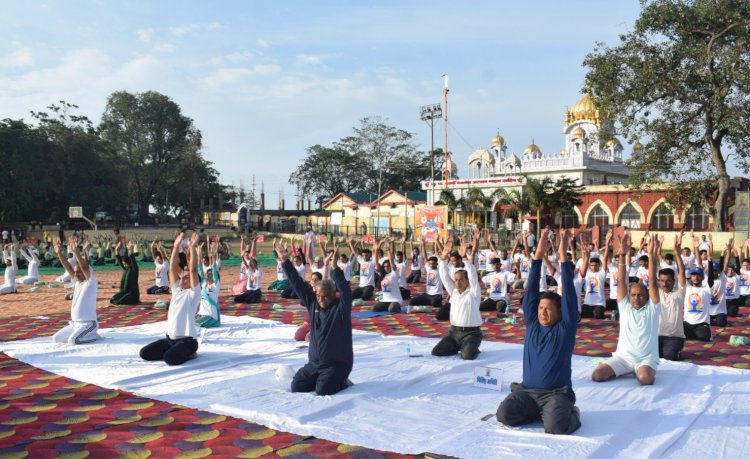 शरीर स्वस्थ रखने के लिए समय निकाल कर अवश्य करें योग - ऊर्जा मंत्री