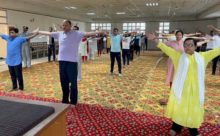 नाहन कोर्ट कांप्लेक्स में मनाया गया 8वां अंतर्राष्ट्रीय योग दिवस