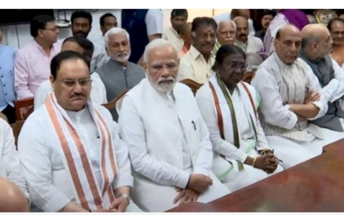 एनडीए उम्मीदवार द्रौपदी मुर्मू ने भरा से राष्ट्रपति पद के लिए नामांकन, पीएम समेत कई बड़े नेता रहे मौजूद