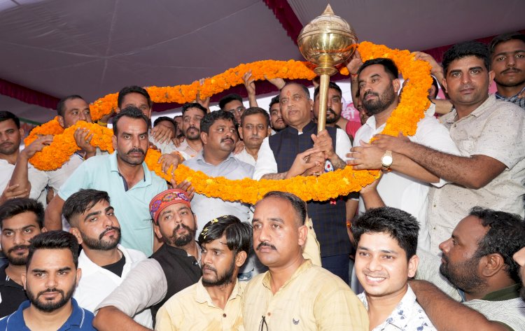 मुख्यमंत्री ने बिलासपुर जिला के घुमारवीं विधानसभा क्षेत्र में लगभग 117 करोड़ रुपये लागत की 21 विकासात्मक परियोजनाओं के शिलान्यास एवं लोकार्पण किए