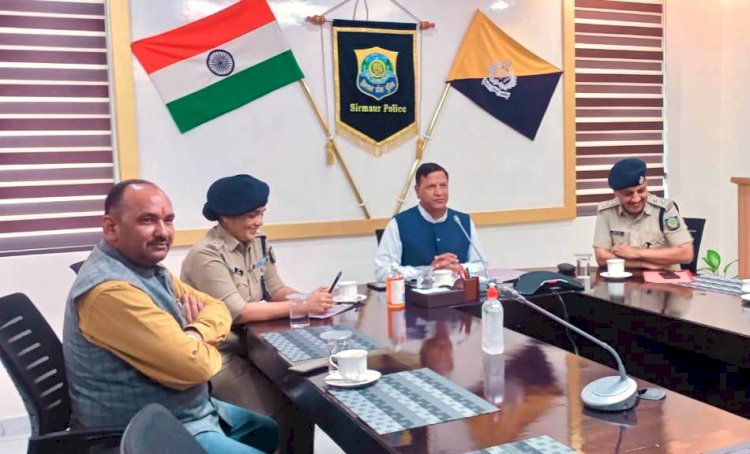 मुख्यमंत्री   ने आईआरबी धौलाकुंआ के भवनों का उदघाटन और शिलान्यास किया