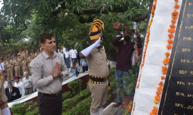 कारगिल विजय दिवस पर नाहन में आयोजित किया जिला स्तरीय कार्यक्रम, शहीदों को दी गई श्रद्धांजलि