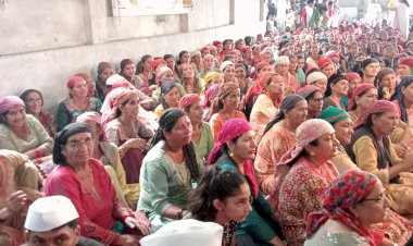 हाटी मुद्दे का समाधान देखकर लोगों को गुमराह करने का काम कर रहे हैं