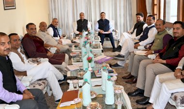 भाजपा कोर ग्रुप की बैठक की अध्यक्षता भाजपा प्रदेश अध्यक्ष सुरेश कश्यप ने पीटरहॉफ में की।