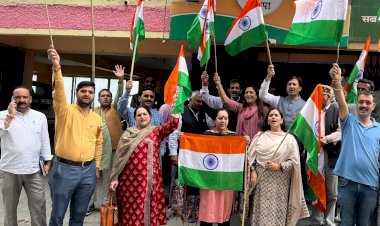 डॉ सिकंदर कुमार राज्यसभा सांसद ने भाजपा मुख्यालय चक्कर में आयोजित हर घर तिरंगा कार्यक्रम में भाग लिया