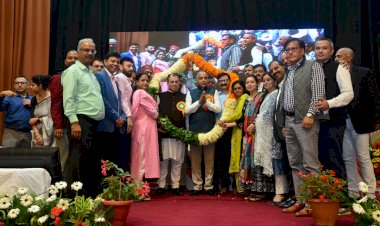 मुख्यमंत्री ने हिमाचल प्रदेश विश्वविद्यालय शिक्षक एवं महाविद्यालय शिक्षक संघ के अभिवादन समारोह की अध्यक्षता की प्रदेश सरकार ने संशोधित यूजीसी वेतनमान से विश्वविद्यालय एवं महाविद्यालयों के शिक्षकों को 337 करोड़ रुपये के लाभ किए सुनिश्चित: जय राम ठाकुर