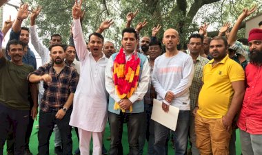 कांग्रेस युवा नेता जयदीप शर्मा ने अपने समर्थकों के साथ किया टिकट के  लिए आवेदन