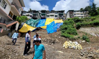 भूस्खलन के कारण वन विभाग कालोनी के कई मकान खतरे में तुरंत राहत कार्य आरम्भ करने की ज़रुरत