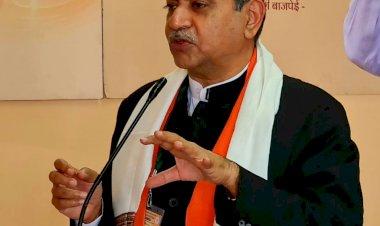 आम आदमी पार्टी के हाल जैसे 100 चूहे खाकर बिल्ली हज को चली