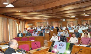 मुख्यमंत्री ने पेंशनभोगियों की संयुक्त सलाहकार समिति की बैठक की अध्यक्षता की