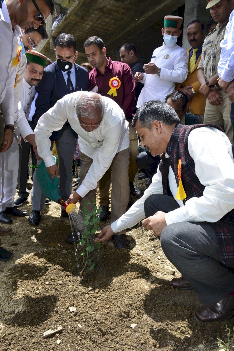 राज्यपाल ने किया आयुष पाठशाला वाटिका अभियान का शुभारंभ