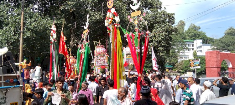 मुहर्रम का जुलूस निकाला -हजरत इमाम हुसैन की शहादत की याद दिलाता है