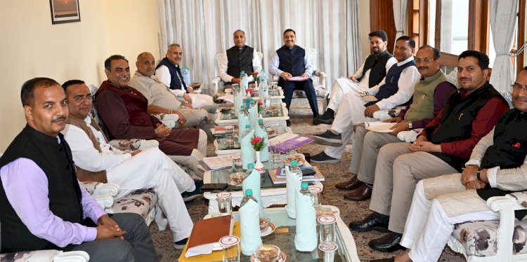 भाजपा कोर ग्रुप की बैठक की अध्यक्षता भाजपा प्रदेश अध्यक्ष सुरेश कश्यप ने पीटरहॉफ में की।