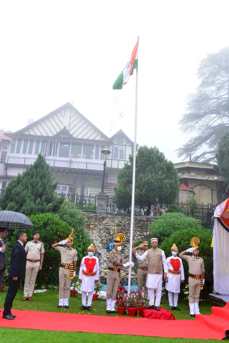 राज्यपाल ने 76वें स्वतंत्रता दिवस पर राजभवन में फहराया राष्ट्रीय ध्वज