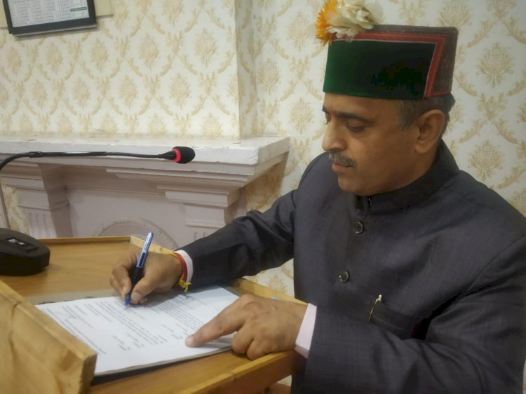 डॉ. संजय ठाकुर ने हिमाचल प्रदेश कर्मचारी चयन आयोग के अध्यक्ष के रूप में शपथ ग्रहण की