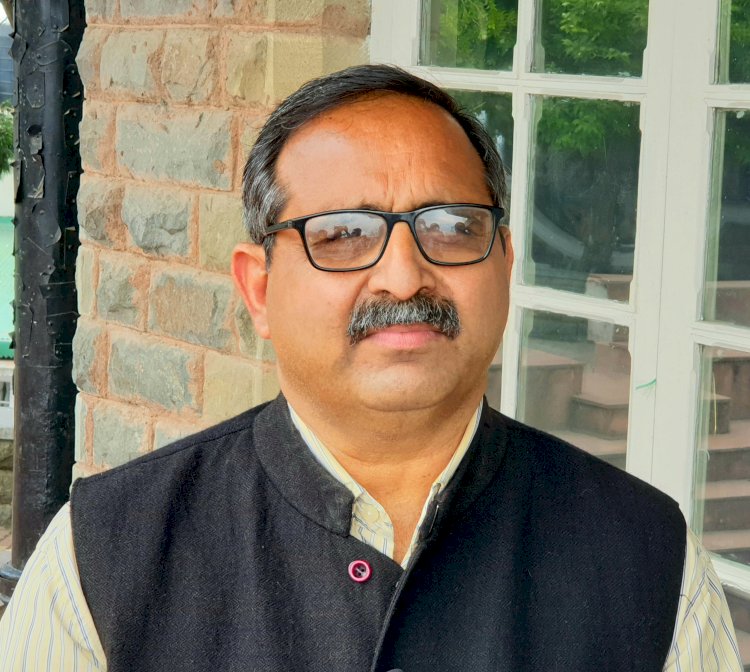 कांग्रेस चुनाव जीतती है तो ईवीएम मशीनें ठीक होती हैं लेकिन जब वे चुनाव हार जाती हैं तो वही ईवीएम मशीनें हैक हो जाती हैं।