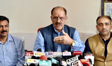 दिल्ली में अरविंद केजरीवाल के शराब घोटाले पर स्टिंग : भाजपा • अरविंद केजरीवाल और मनीष सादिया ने आबकारी नीति से लूटा दिल्ली