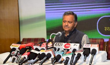 प्रधानमंत्री ने फिर किया निराश, हिमाचल के लिए नहीं की कोई घोषणाः नरेश चौहान  हिमाचल के 70 लाख लोगों की मांगें केंद्र सरकार से नहीं उठा पा रही जयराम सरकार