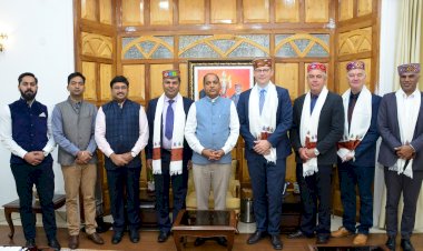 मुख्यमंत्री ने रक्षा विनिर्माण क्षेत्र की भारतीय और जर्मन कंपनियों के अधिकारियों से की भेंट