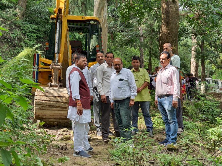 तालों गांव को जोडऩे वाली सड़क का निर्माण कार्य शुरू