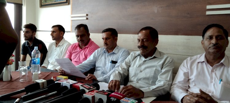 गुज्जर समुदाय के आरक्षण रोस्टर से न हो छेड़छाड़ : हंसराज भाटिया  सरकार नही मानी न तो दिल्ली में देगें धरना