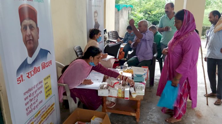 शिविर में करीब 70 लोगों का उपचार किया।  पंचायत बनकला के ग्राम कुन स्वास्थ्य शिविर का आयोजन किया
