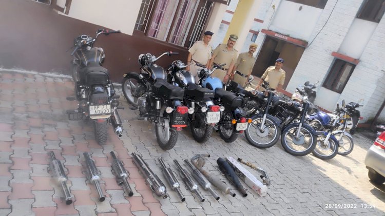मोडिफाई साइलेंसर लगाकर ध्वनि प्रदूषण फैलाने वालों के खिलाफ पुलिस की कड़ी कार्रवाई