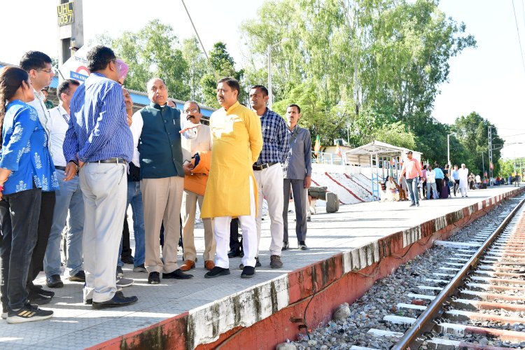 मुख्यमंत्री ने प्रधानमंत्री की ऊना रैली की तैयारियों की समीक्षा की
