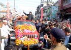 उप-मुख्यमंत्री का गृह जिला पहुंचने पर गर्मजोशी से स्वागत किया गया
