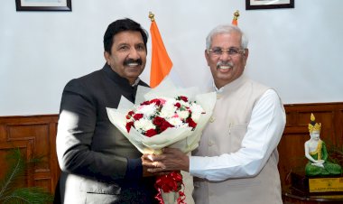 राज्यपाल राजेंद्र विश्वनाथ आर्लेकर से भेंट की उप-मुख्यमंत्री मुकेश अग्निहोत्री ने