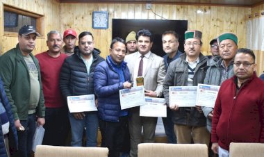 राज्य कर एवं आबकारी विभाग ने मनाया स्थापना दिवस, व्यापारियों को किया सम्मानित