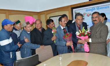 पेंशनर कल्याण संघ के प्रतिनिधिमंडल ने मुख्यमंत्री से भेंट की