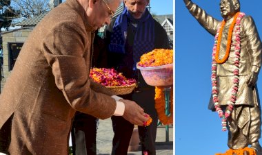 राज्यपाल ने पूर्व प्रधानमंत्री अटल बिहारी वाजपेयी को श्रद्धांजलि अर्पित की