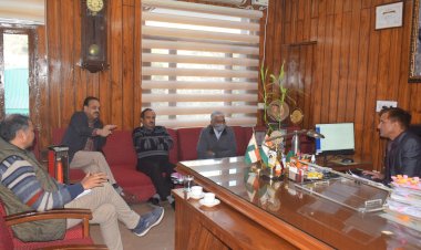 कोरोना की संभावित चौथी लहर के दृष्टिगत उपायुक्त ने स्वास्थ्य अधिकारियों के साथ की समीक्षा बैठक‘ सिरमौर जिला में कोरोना के उपचार के लिए 666 बैड तैयार रहेंगे-उपायुक्त