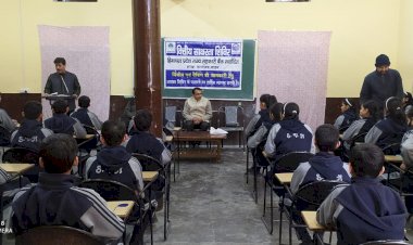 एसवीएन स्कुल में वित्तीय साक्षरता के बारे लगाया शिविर