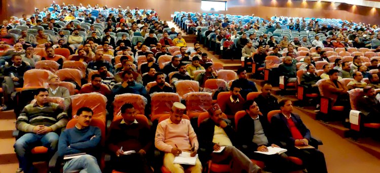 मतगणना से जुड़े अधिकारियों व कर्मचारियों को दिया प्रशिक्षण