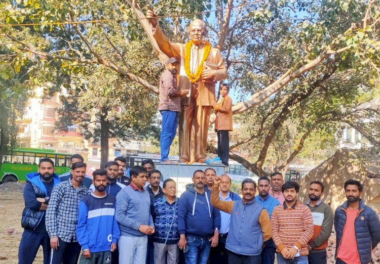 आंबेडकर के बताए मार्ग पर चलने का संकल्प लिया -युवा विकास कल्ब बाबा साहेब आंबेडकर का महा परिनिर्वाण दिवस मनाया